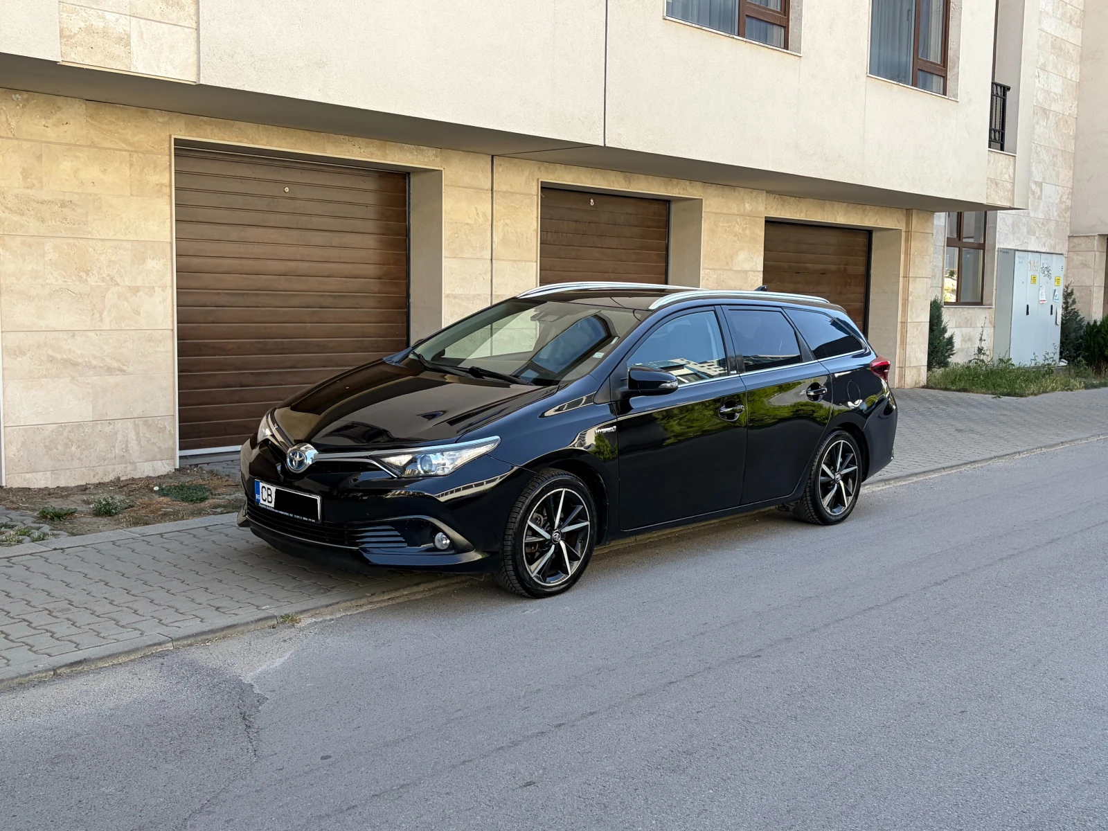 Toyota Auris 1.8Hybrid e-CVT SOL Facelift- в Гаранция