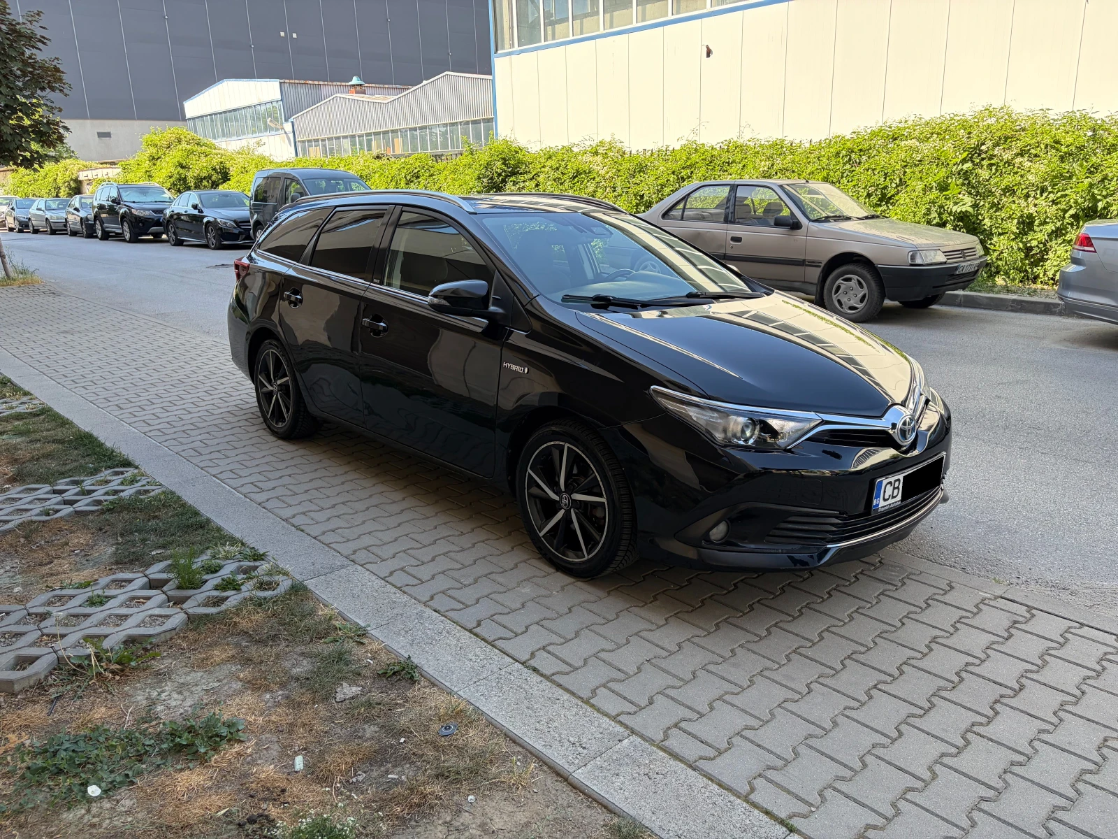 Toyota Auris 1.8Hybrid e-CVT SOL Facelift- � �������� | Mobile.bg � ����������� 2