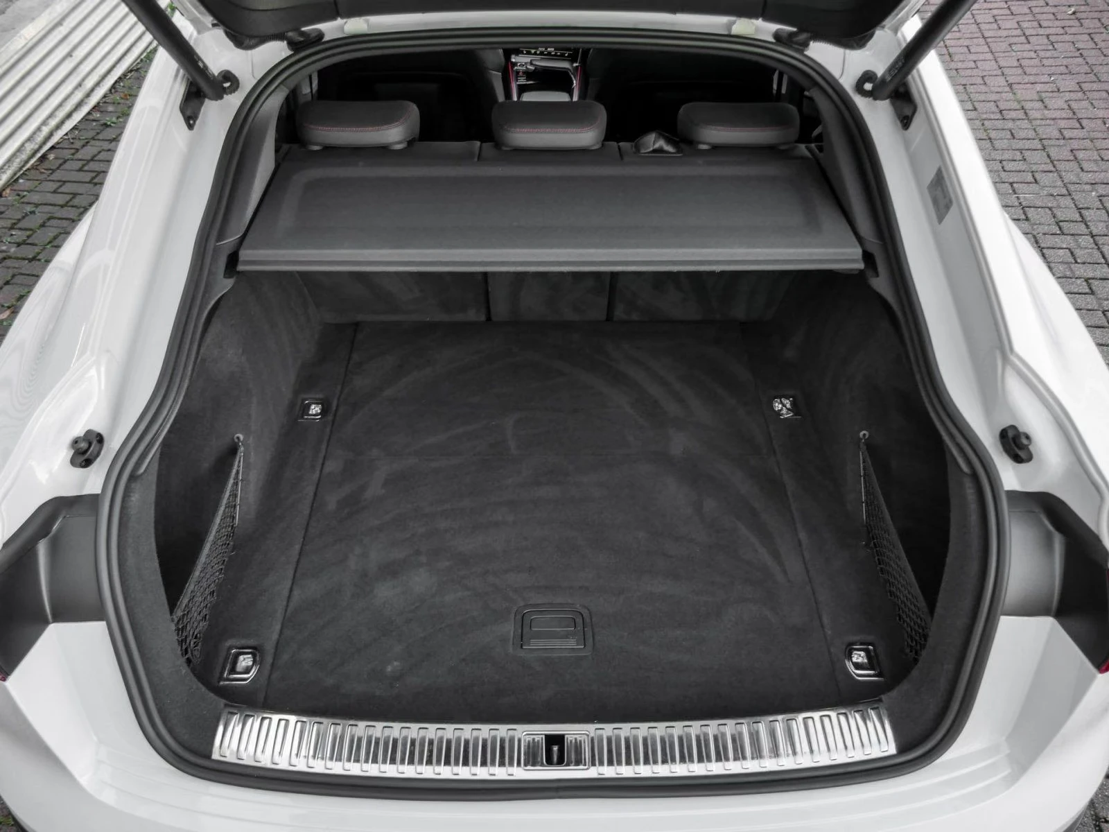 Audi Q8 E-TRON/SP. B./55/408HP/S-LINE/360/PANO/HUD/374h | Mobile.bg � ����������� 4