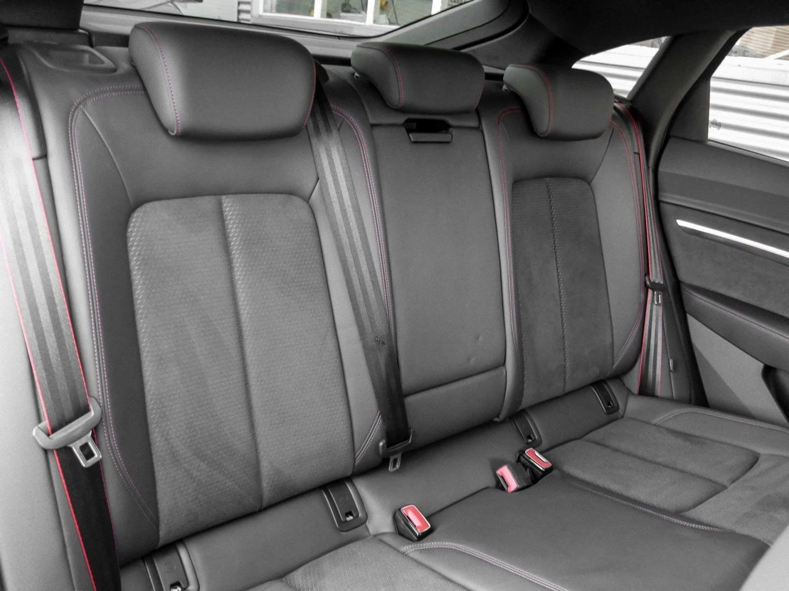 Audi Q8 E-TRON/SP. B./55/408HP/S-LINE/360/PANO/HUD/374h | Mobile.bg � ����������� 7