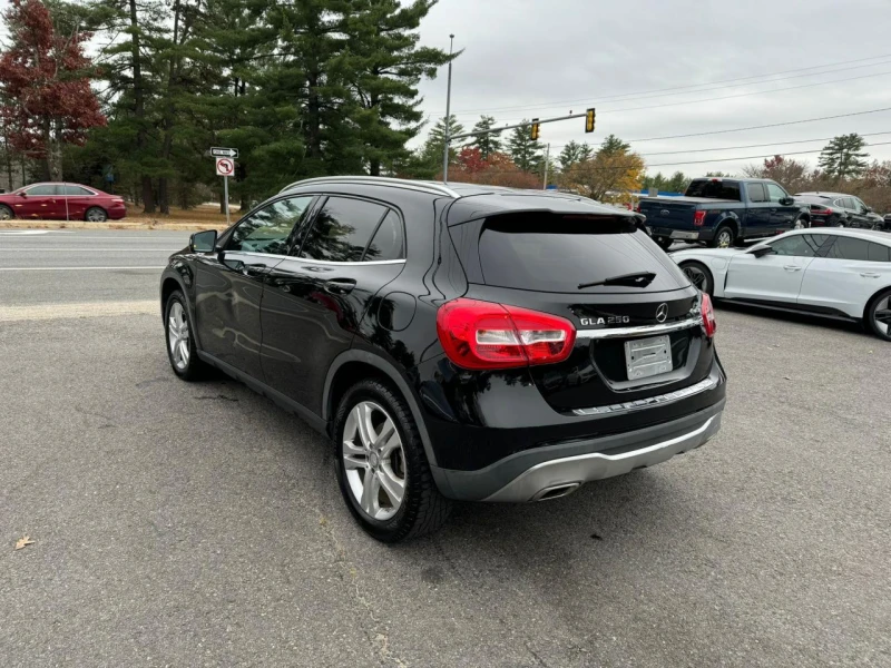 Mercedes-Benz GLA 250 4MATIC/KEYLESS/PANO/LANE ASSIST/ПОДГРЕВ/КАМЕРА, снимка 5 - Автомобили и джипове - 48088824