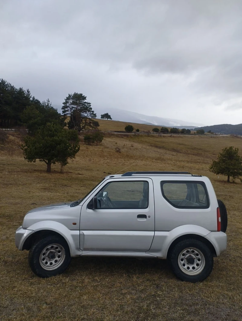 Suzuki Jimny 1.3i 16v, снимка 3 - Автомобили и джипове - 53244173