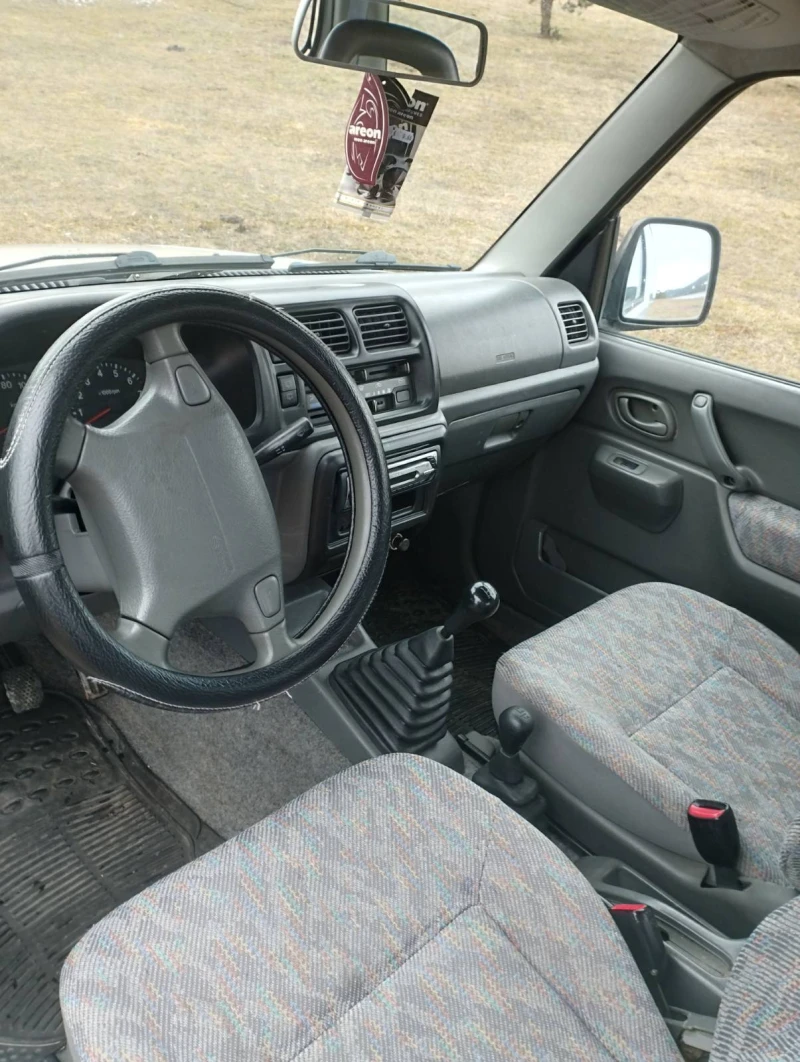 Suzuki Jimny 1.3i 16v, снимка 6 - Автомобили и джипове - 53244173