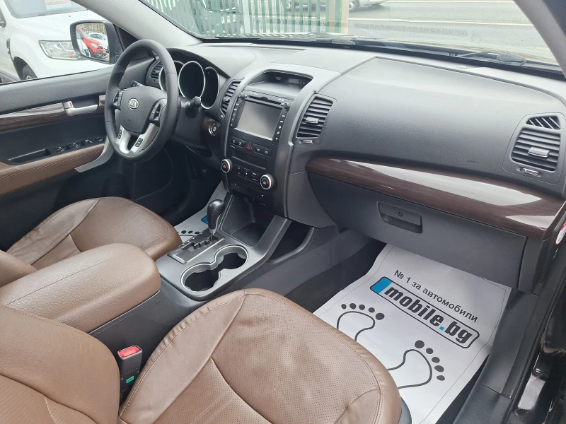 Kia Sorento 2.2crdi 197ks 4x4 Koja Navi Panorama Full!, снимка 12 - Автомобили и джипове - 53393788