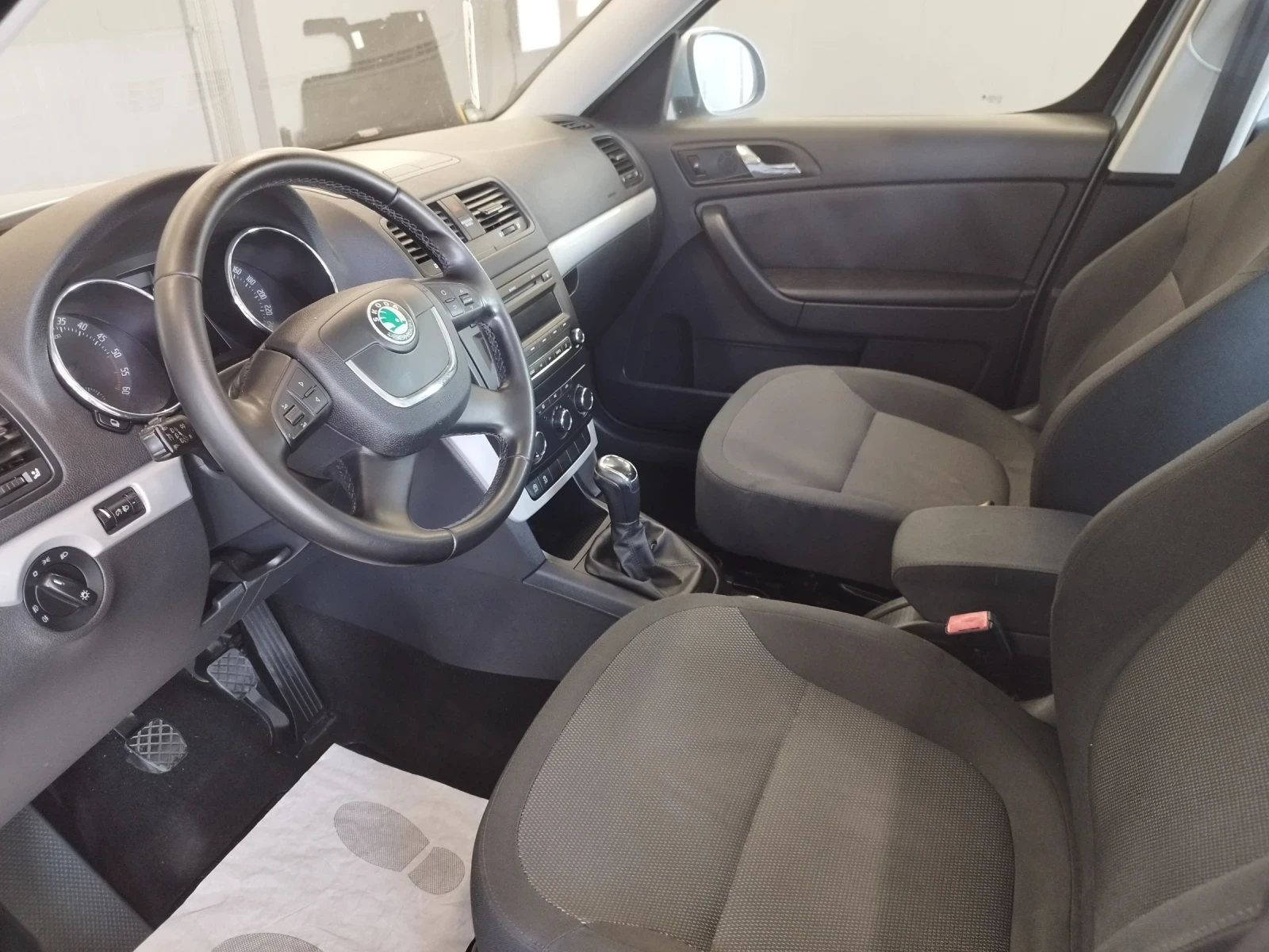 Skoda Yeti 1.6tdi 105kc  - изображение 8