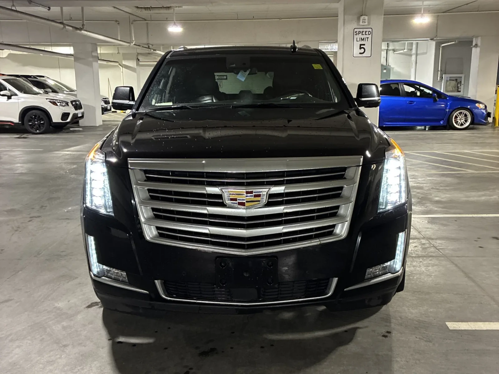 Cadillac Escalade 6.2 AWD Platinum - изображение 6