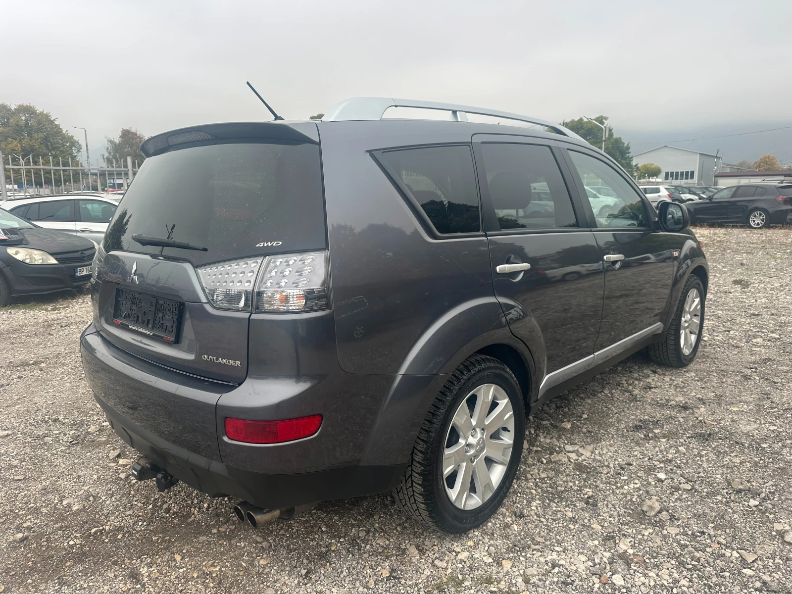 Mitsubishi Outlander 2.2DI-D 156kc NAVI 7MESTA FULLL - изображение 3