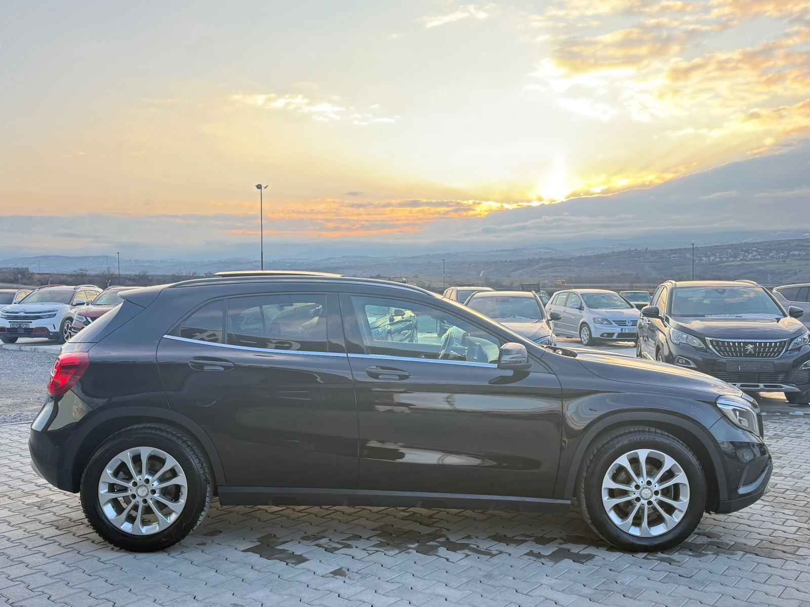 Mercedes-Benz GLA 220 2.2cdi 170 ks AMG LINE Собствен лизинг !!! - изображение 4