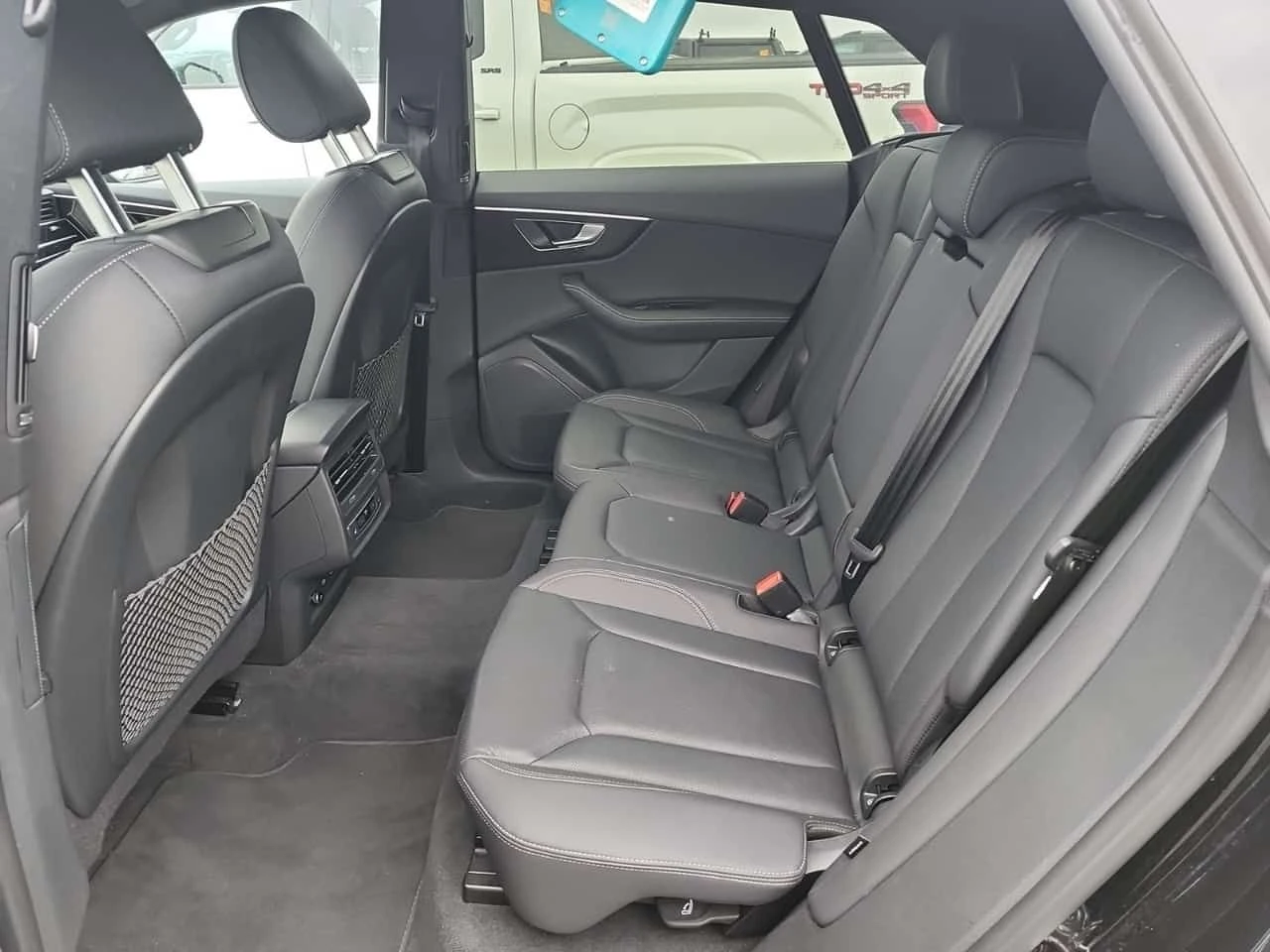 Audi Q8 55TFSI * Progressiv * Без инциденти * CARFAX * , снимка 10 - Автомобили и джипове - 53822632