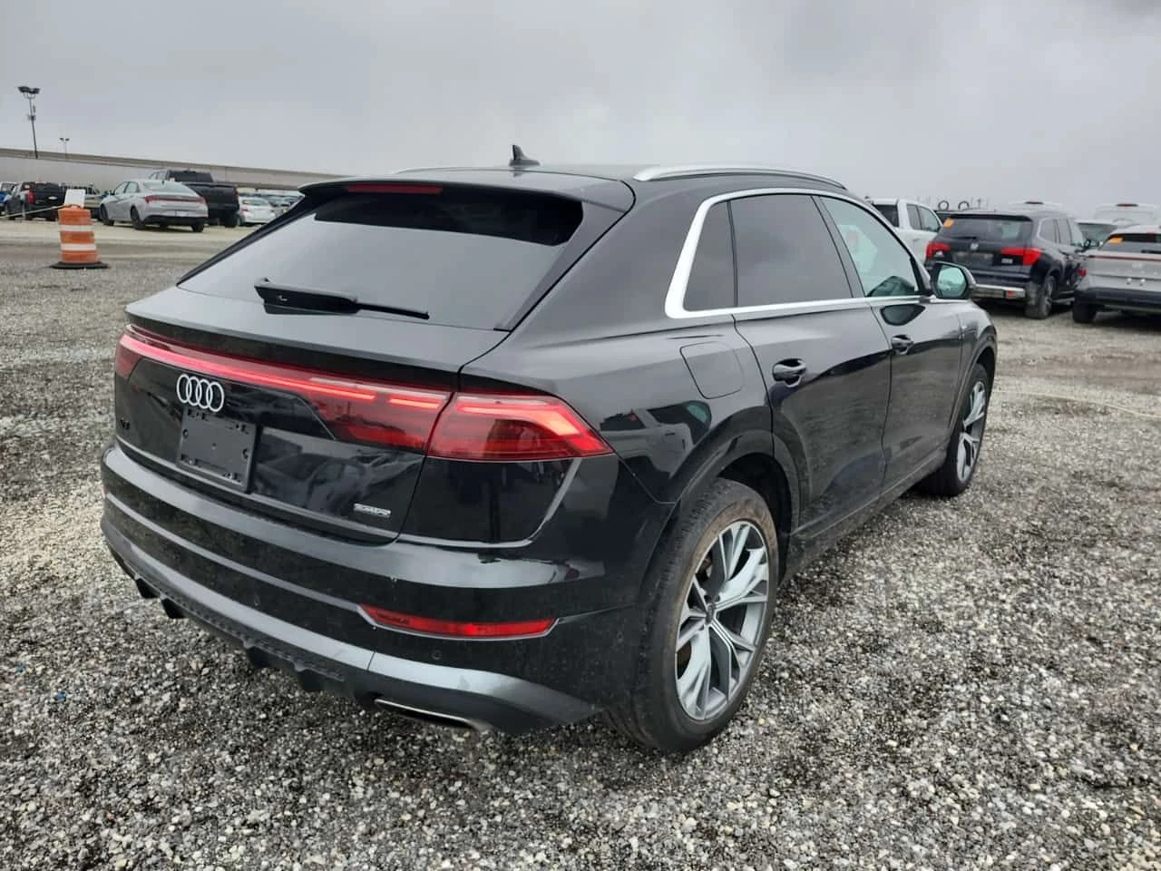 Audi Q8 55TFSI * Progressiv * Без инциденти * CARFAX * , снимка 3 - Автомобили и джипове - 53822632