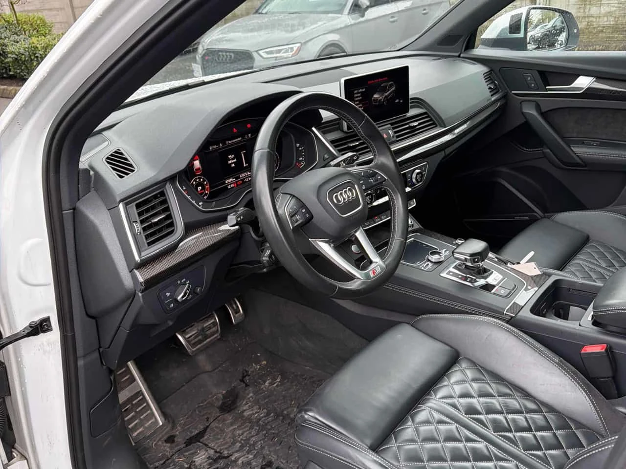 Audi SQ5 * Technik * BANG&OLUFSEN* 360* NAVI* PANO* , снимка 5 - Автомобили и джипове - 54184908