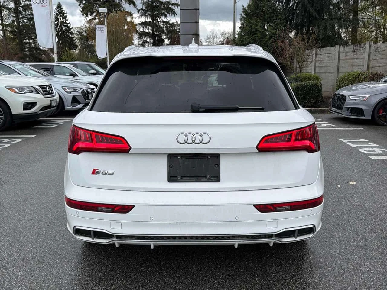 Audi SQ5 * Technik * BANG&OLUFSEN* 360* NAVI* PANO* , снимка 4 - Автомобили и джипове - 54184908