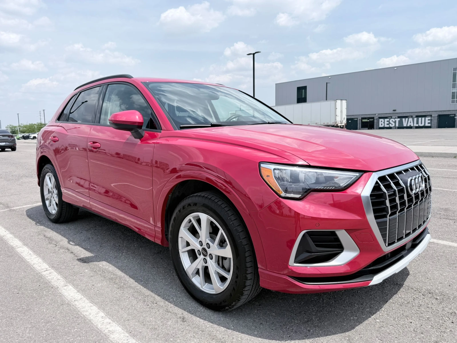 Audi Q3 Komfort * Keyless * CARFAX * АВТО КРЕДИТ * , снимка 5 - Автомобили и джипове - 54796527