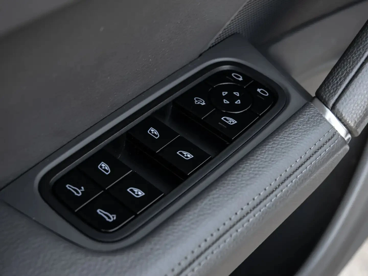 Porsche Cayenne 1 СОБСТВЕНИК / ПОДГРЕВИ / ПАНОРАМА / , снимка 8 - Автомобили и джипове - 54986848