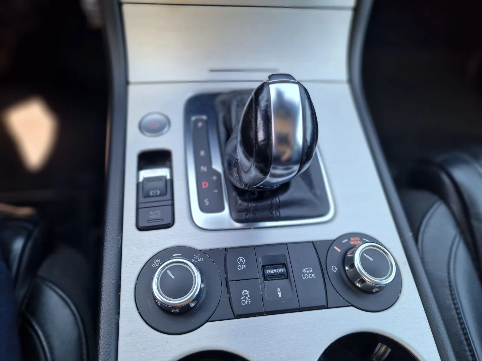 VW Touareg 3.0TDI 4MOTION PANORAMA 360 , снимка 16 - Автомобили и джипове - 55784378
