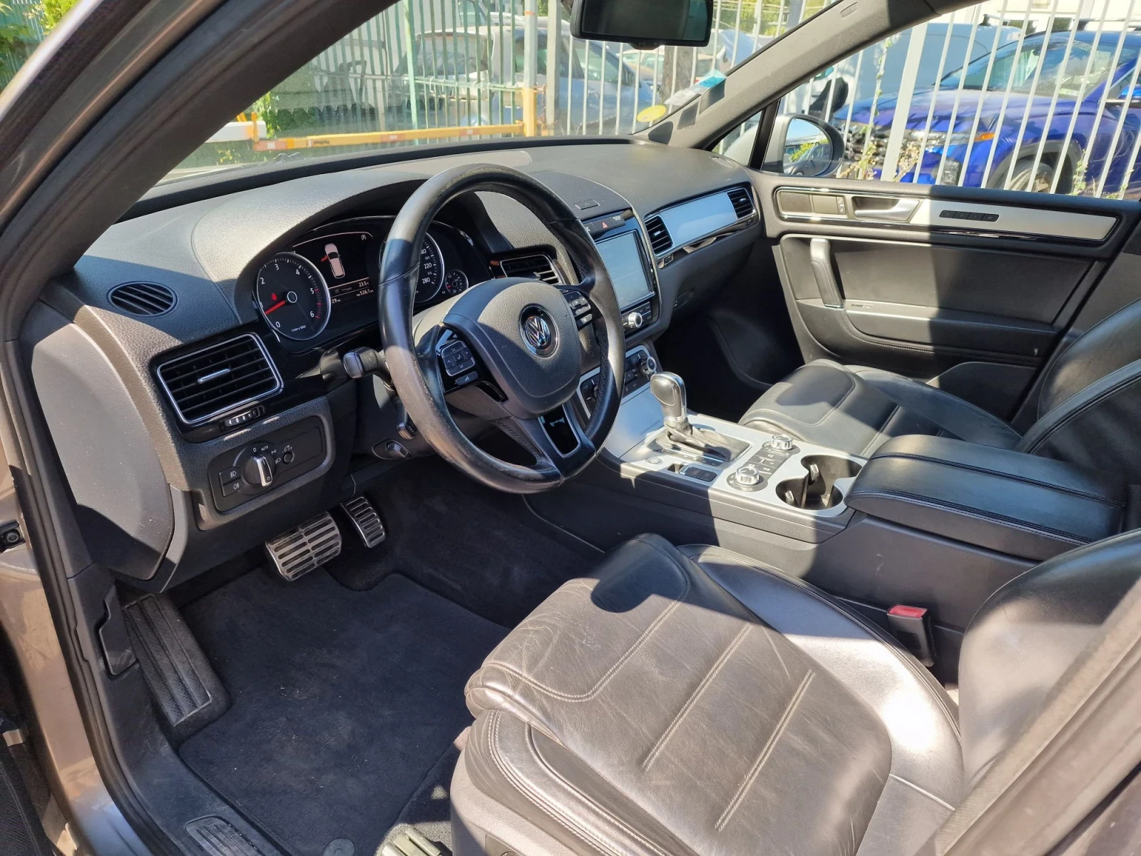 VW Touareg 3.0TDI 4MOTION PANORAMA 360 , снимка 7 - Автомобили и джипове - 55784378