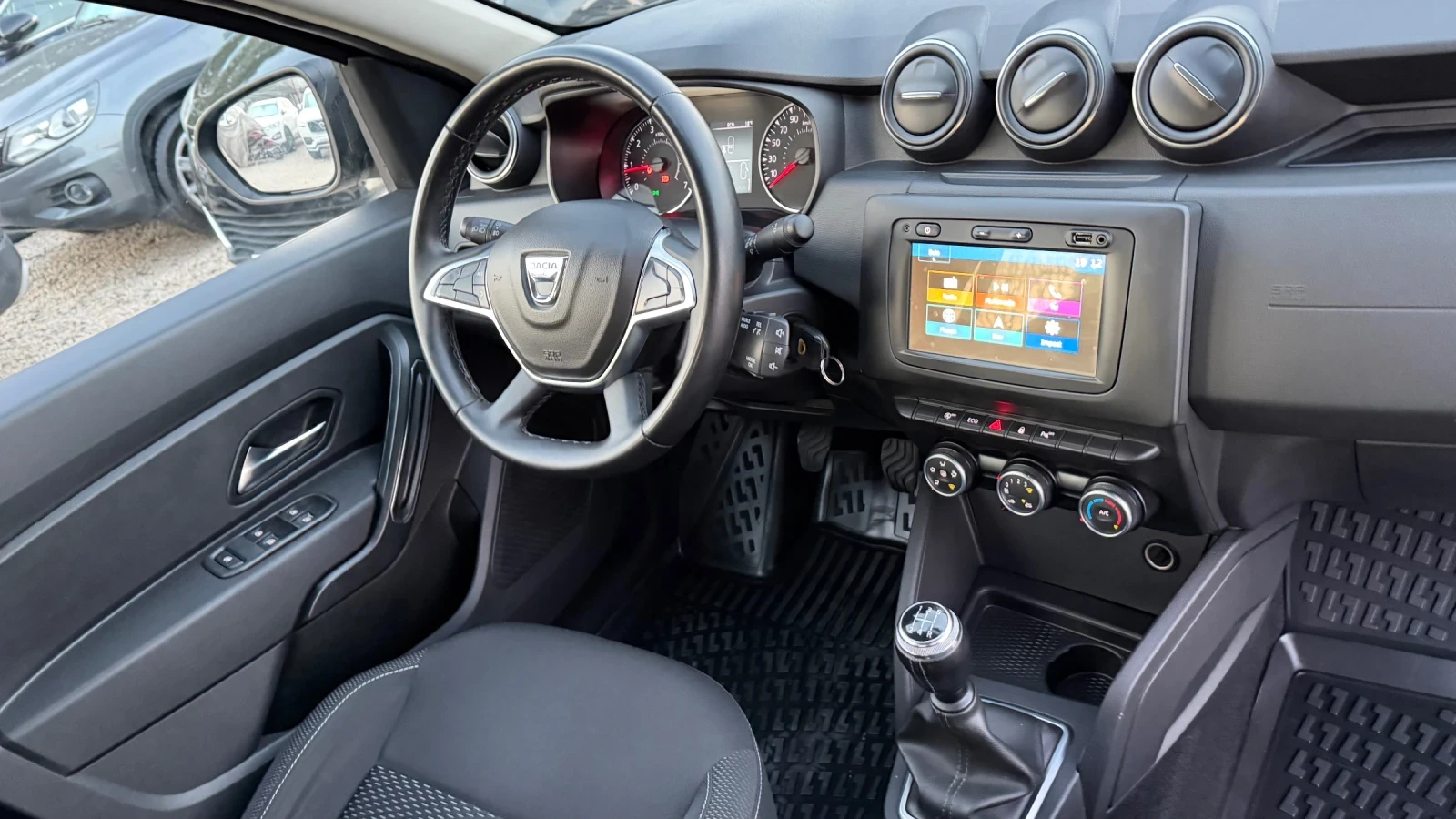 Dacia Duster 1.6 БЕНЗИН ГАЗ НАВИ ЛИЗИНГ ВИДЕО, снимка 8 - Автомобили и джипове - 56148650
