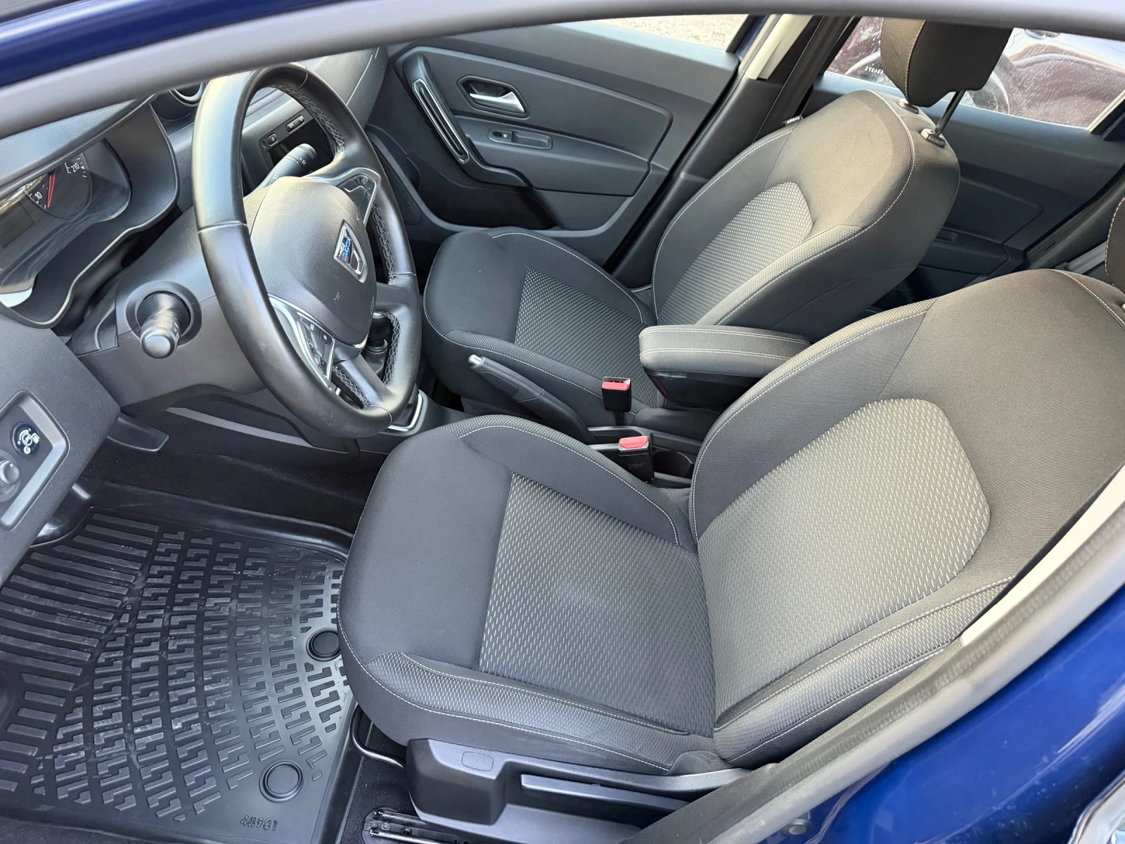 Dacia Duster 1.6 БЕНЗИН ГАЗ НАВИ ЛИЗИНГ ВИДЕО, снимка 11 - Автомобили и джипове - 56148650