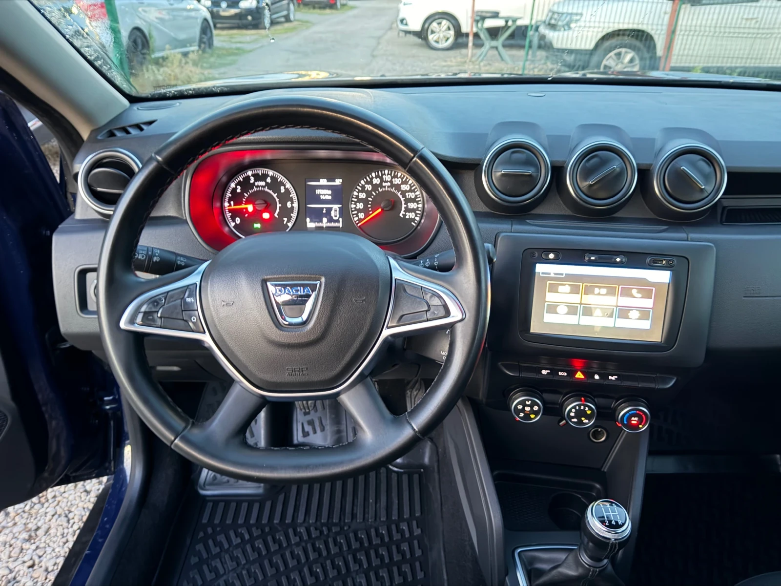 Dacia Duster 1.6 БЕНЗИН ГАЗ НАВИ ЛИЗИНГ ВИДЕО, снимка 17 - Автомобили и джипове - 56148650