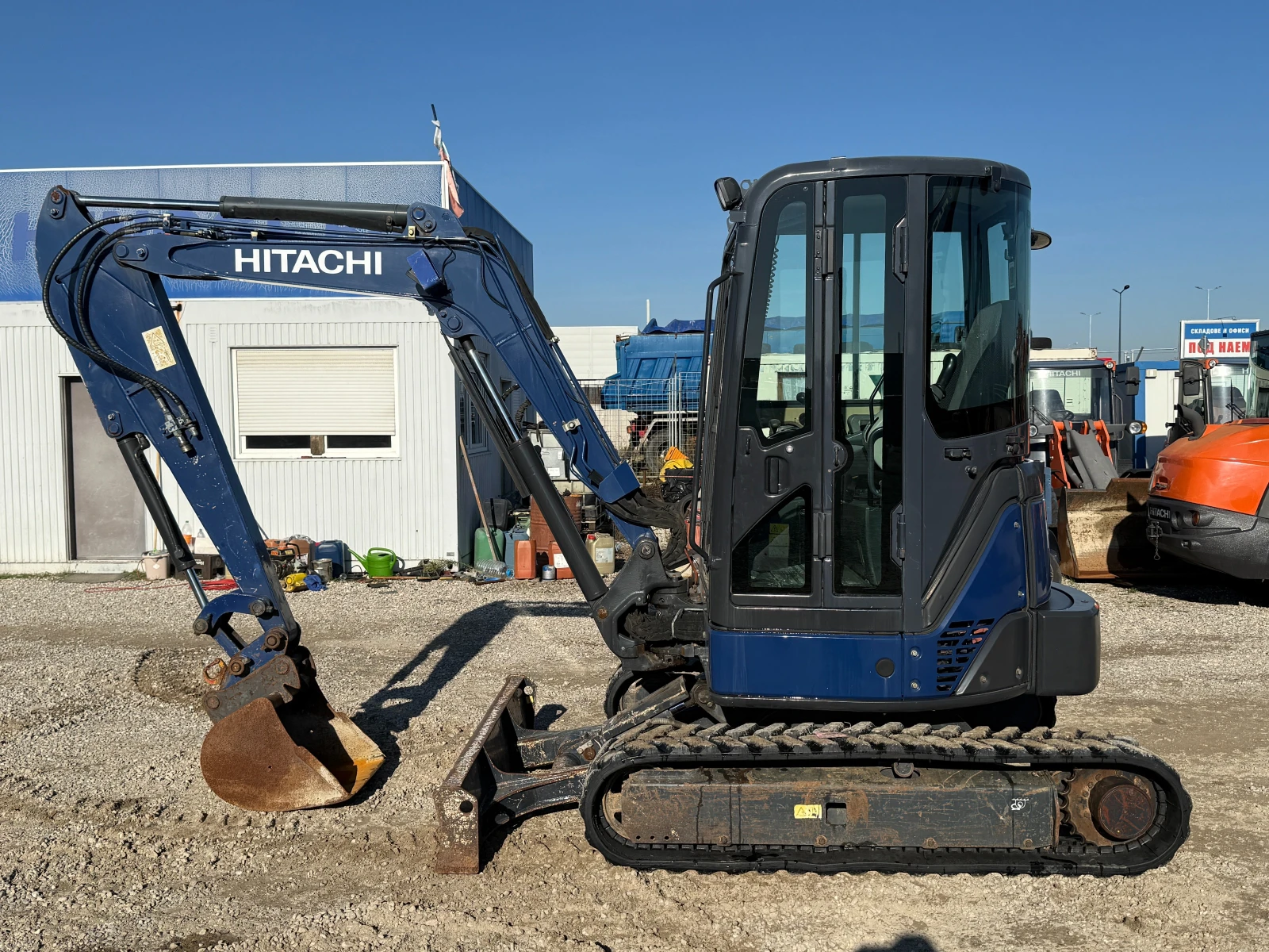 Багер Hitachi ZX 38U-3