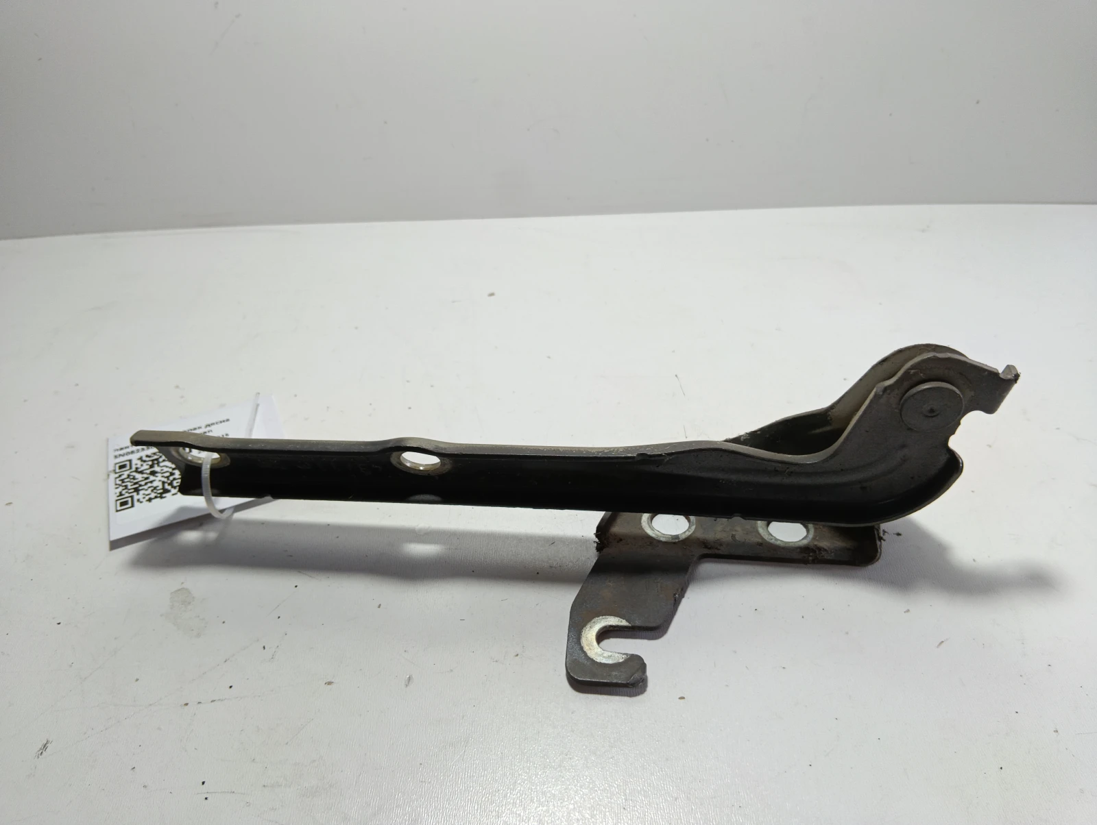 панта преден капак дясна 5N0823302A VW Tiguan