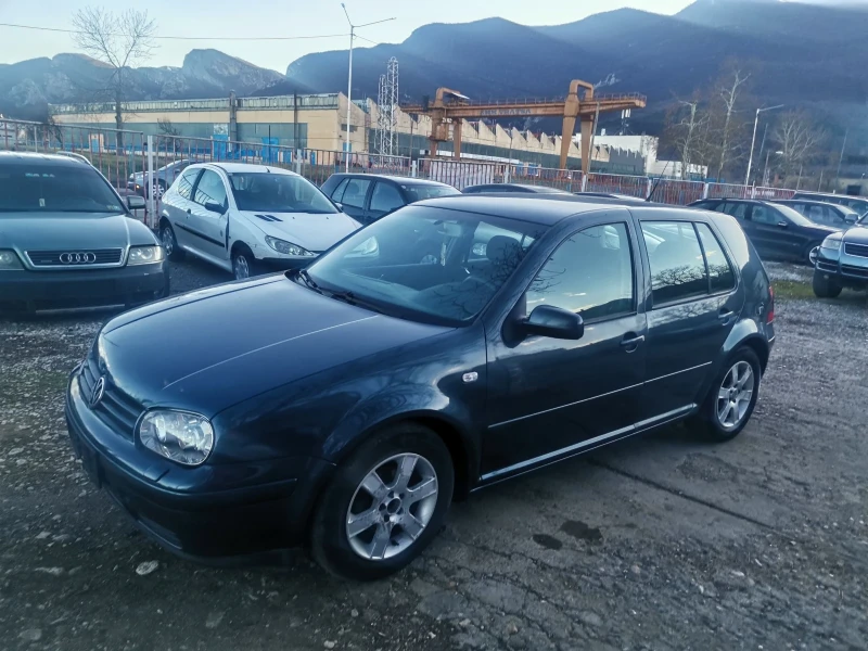 VW Golf 1.9TDI КСЕНОН GT, снимка 2 - Автомобили и джипове - 48601784