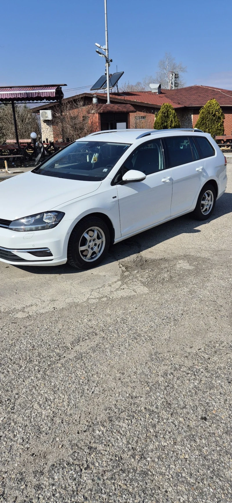 VW Golf 1.6 TDI, снимка 6 - Автомобили и джипове - 49221775