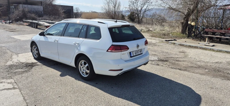 VW Golf 1.6 TDI, снимка 8 - Автомобили и джипове - 49221775