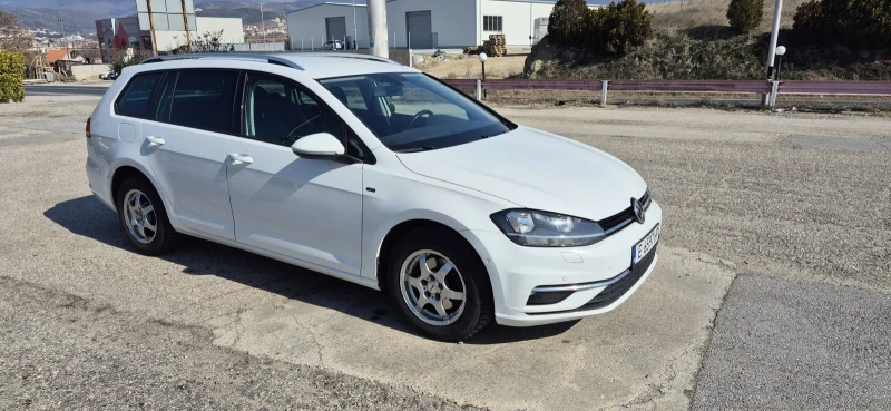 VW Golf 1.6 TDI, снимка 2 - Автомобили и джипове - 49221775