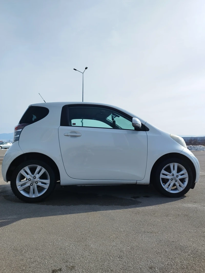 Toyota IQ 1.3-98 к.с, снимка 5 - Автомобили и джипове - 49235013