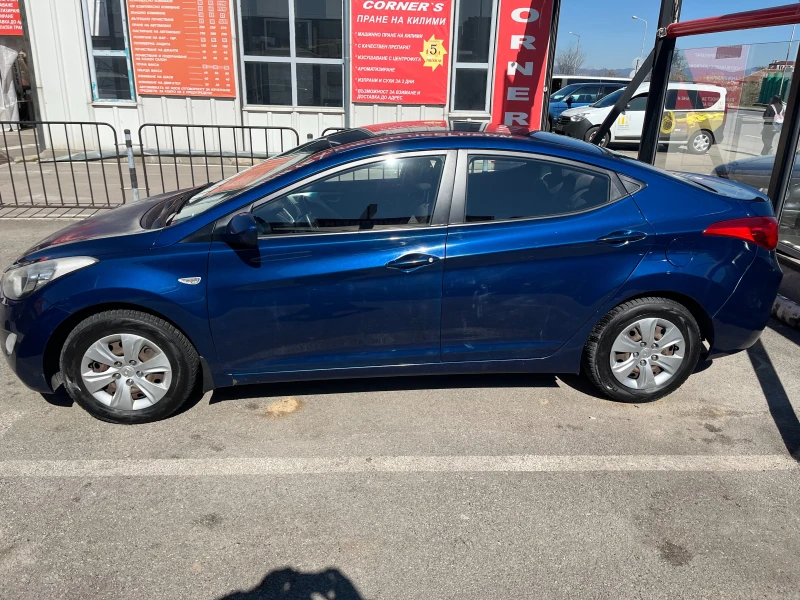 Hyundai Elantra 1.6i, снимка 2 - Автомобили и джипове - 49598545