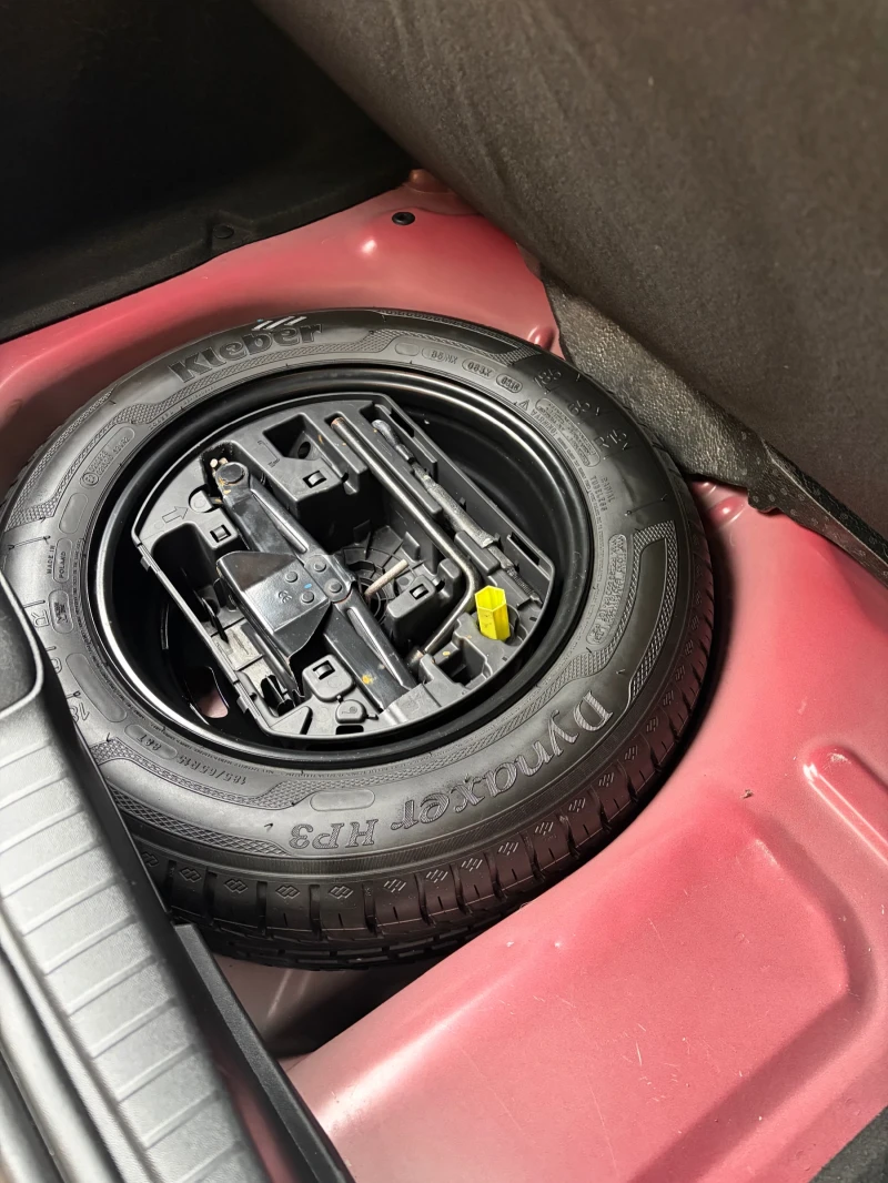 Peugeot 208 1.2 ПЕРФЕКТНО СЪСТОЯНИЕ!, снимка 9 - Автомобили и джипове - 52682087