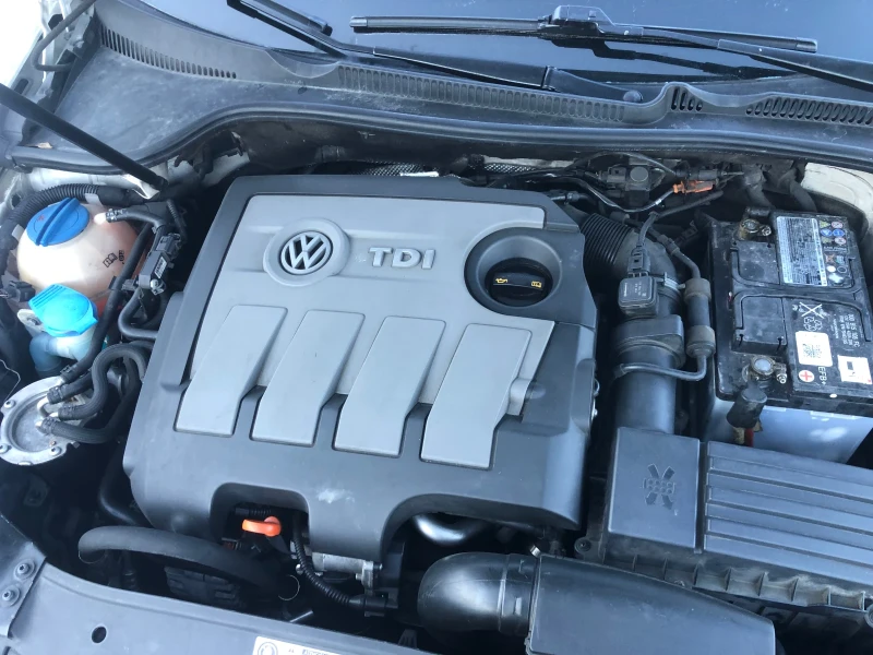 VW Golf, снимка 14 - Автомобили и джипове - 52934111