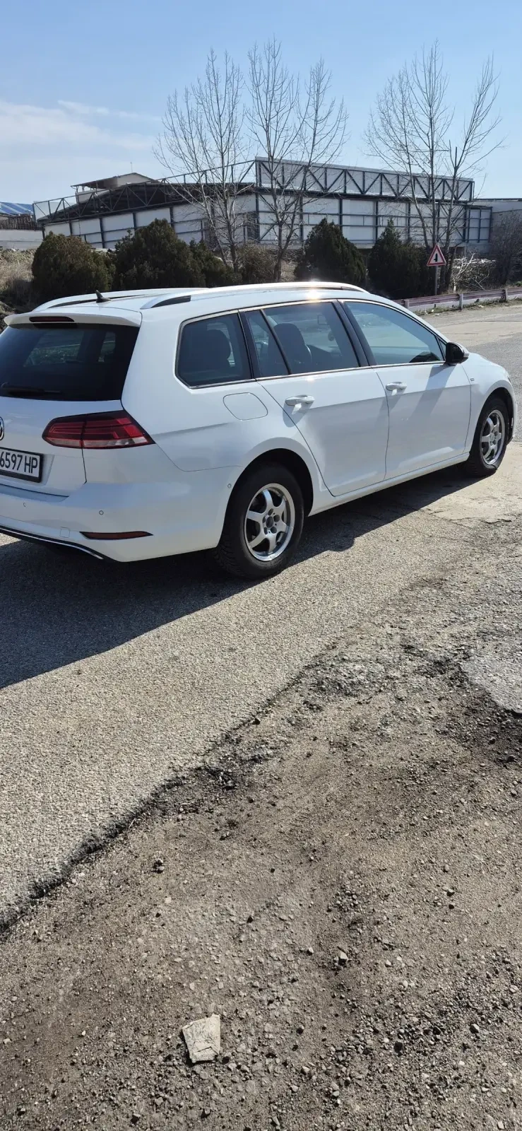 VW Golf 1.6 TDI, снимка 4 - Автомобили и джипове - 49221775