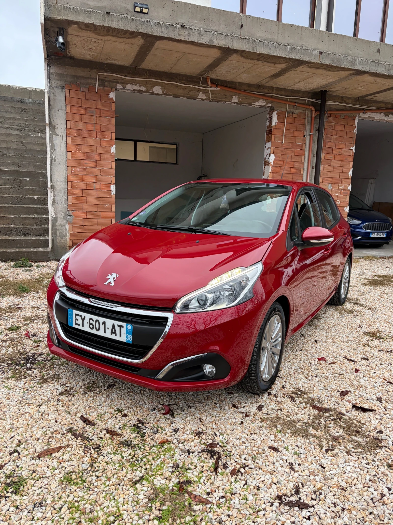 Peugeot 208 1.2 ПЕРФЕКТНО СЪСТОЯНИЕ!, снимка 1