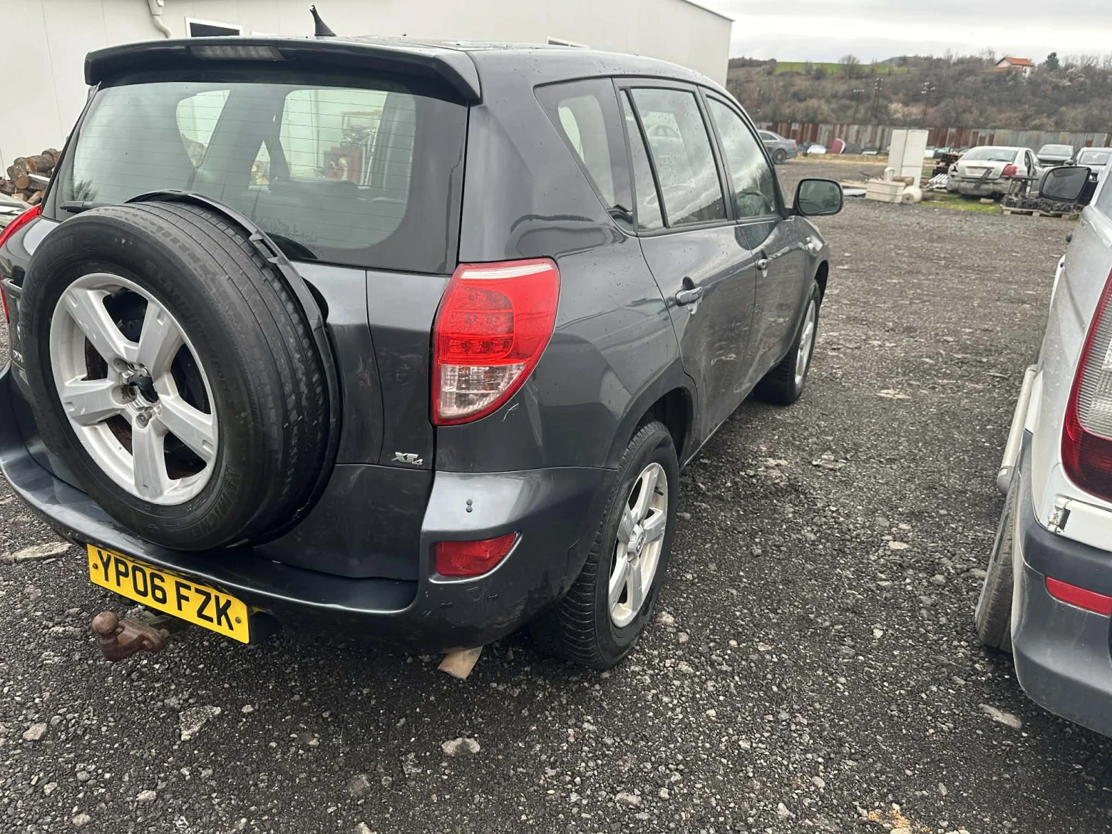 Toyota Rav4 . 2 D-4D 136 к. с. , 2007 г НА ЧАСТИ, снимка 2 - Автомобили и джипове - 52982399