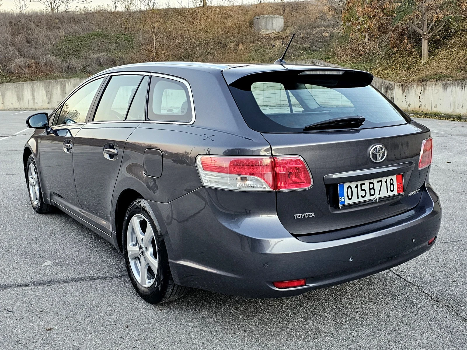 Toyota Avensis 1.8 147к.с Пълна сервизна история!!! - изображение 6