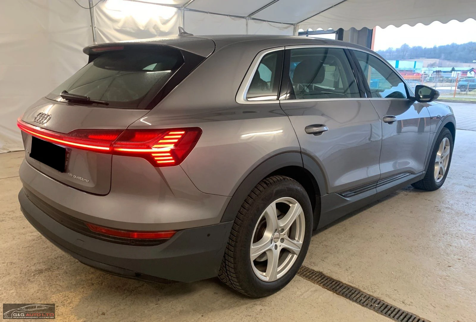 Audi E-Tron 55/ELECTRIC/QUATTRO/408HP/CAM/NAVI/VIRTUAL/E143 - изображение 3