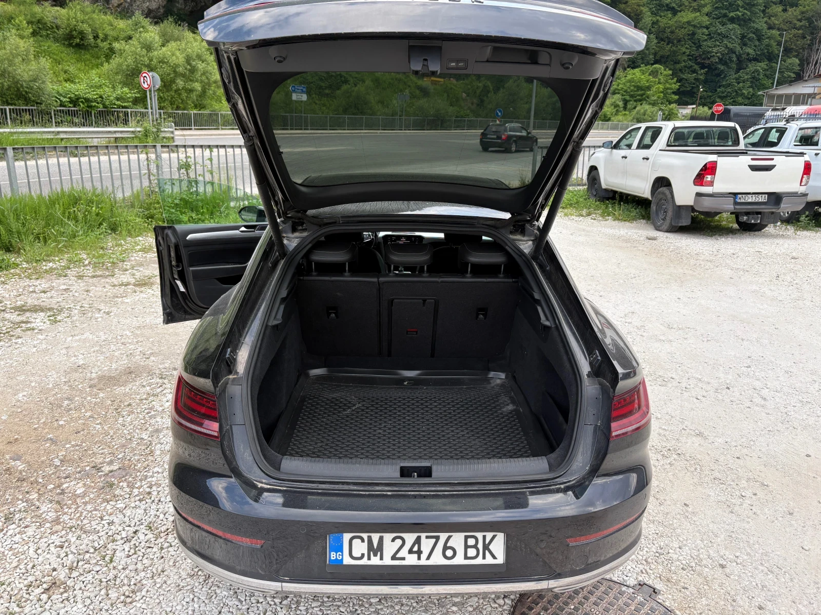 VW Arteon 2.0 TDI* 190кс* R-Line* DSG* Distronik* Kamera* EU - изображение 8