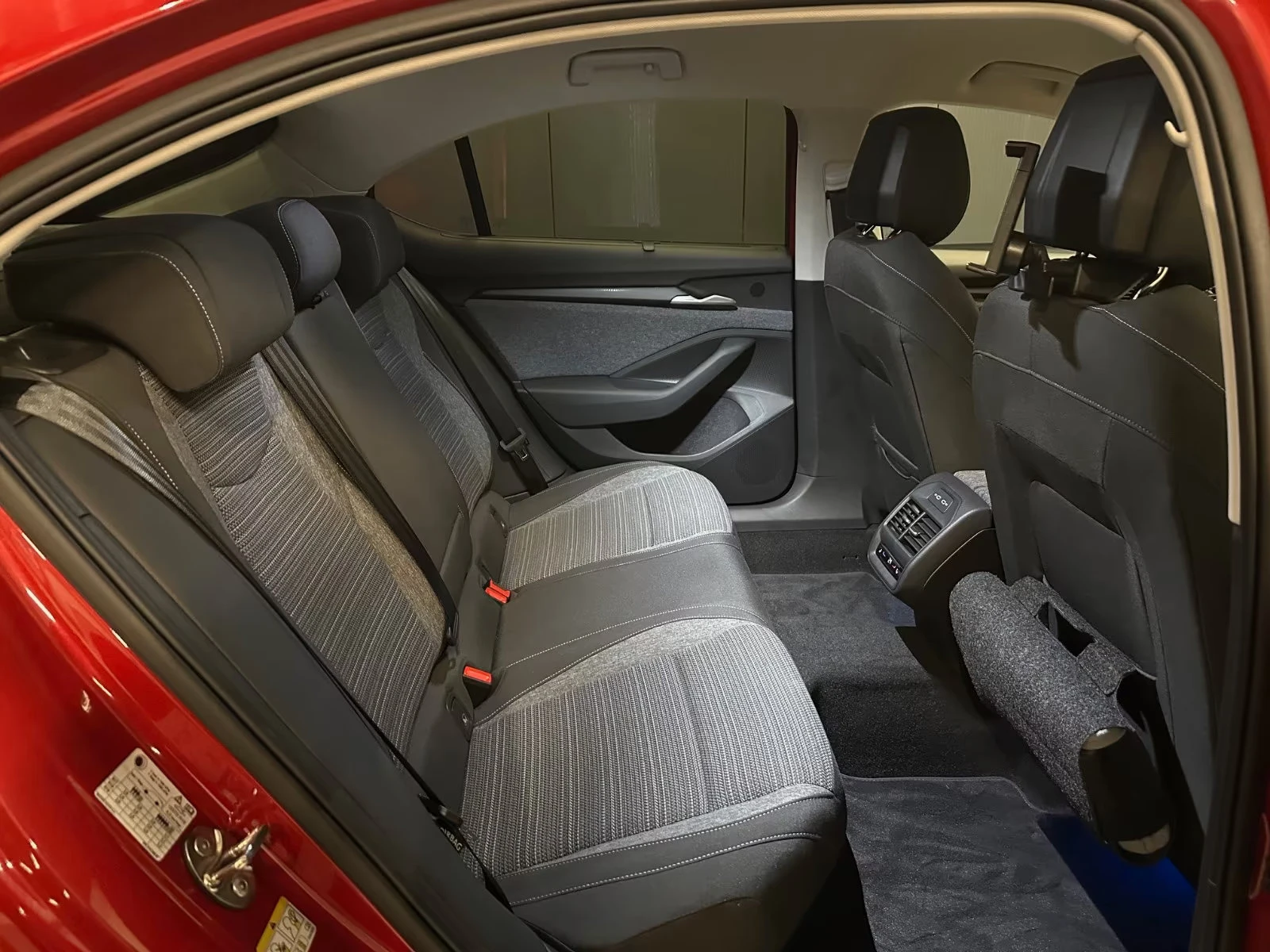 Skoda Superb 2.0TDI/SELECTION/193HP/LIM./DSG/4X4/HUD/360/691f | Mobile.bg   14