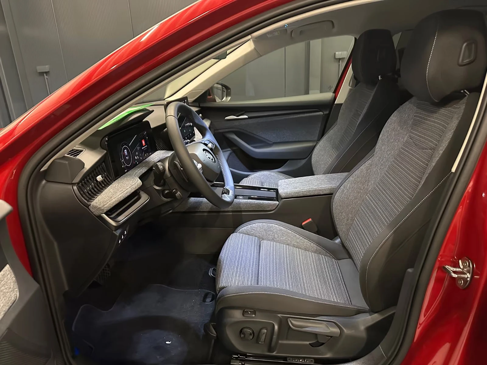 Skoda Superb 2.0TDI/SELECTION/193HP/LIM./DSG/4X4/HUD/360/691f - изображение 8