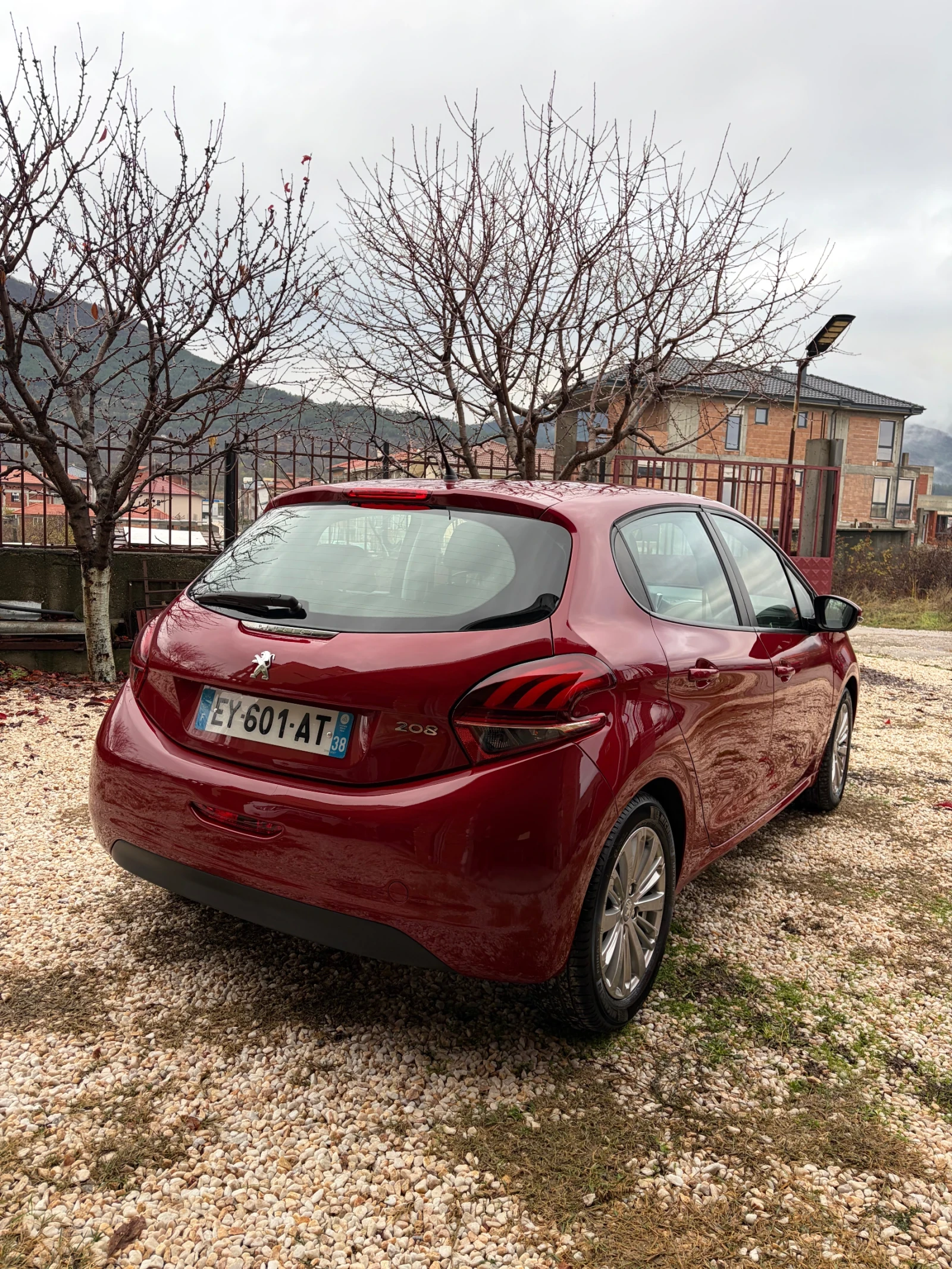 Peugeot 208 1.2  ! | Mobile.bg   3