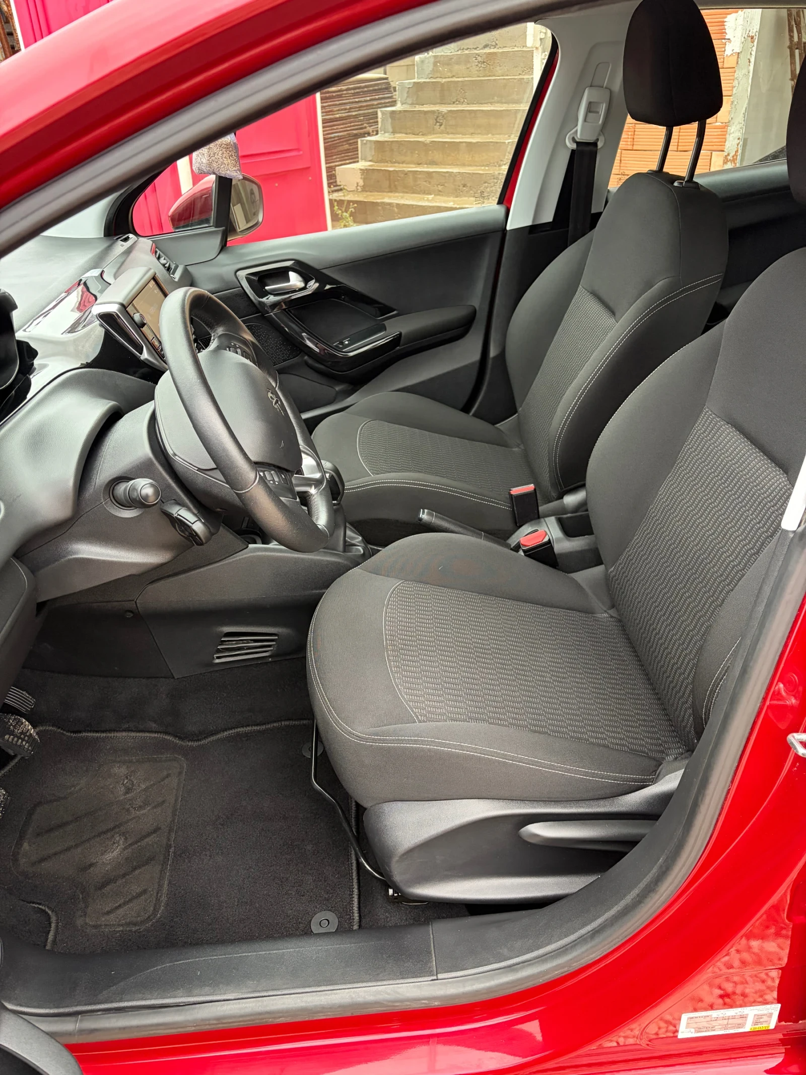 Peugeot 208 1.2  ! | Mobile.bg   5