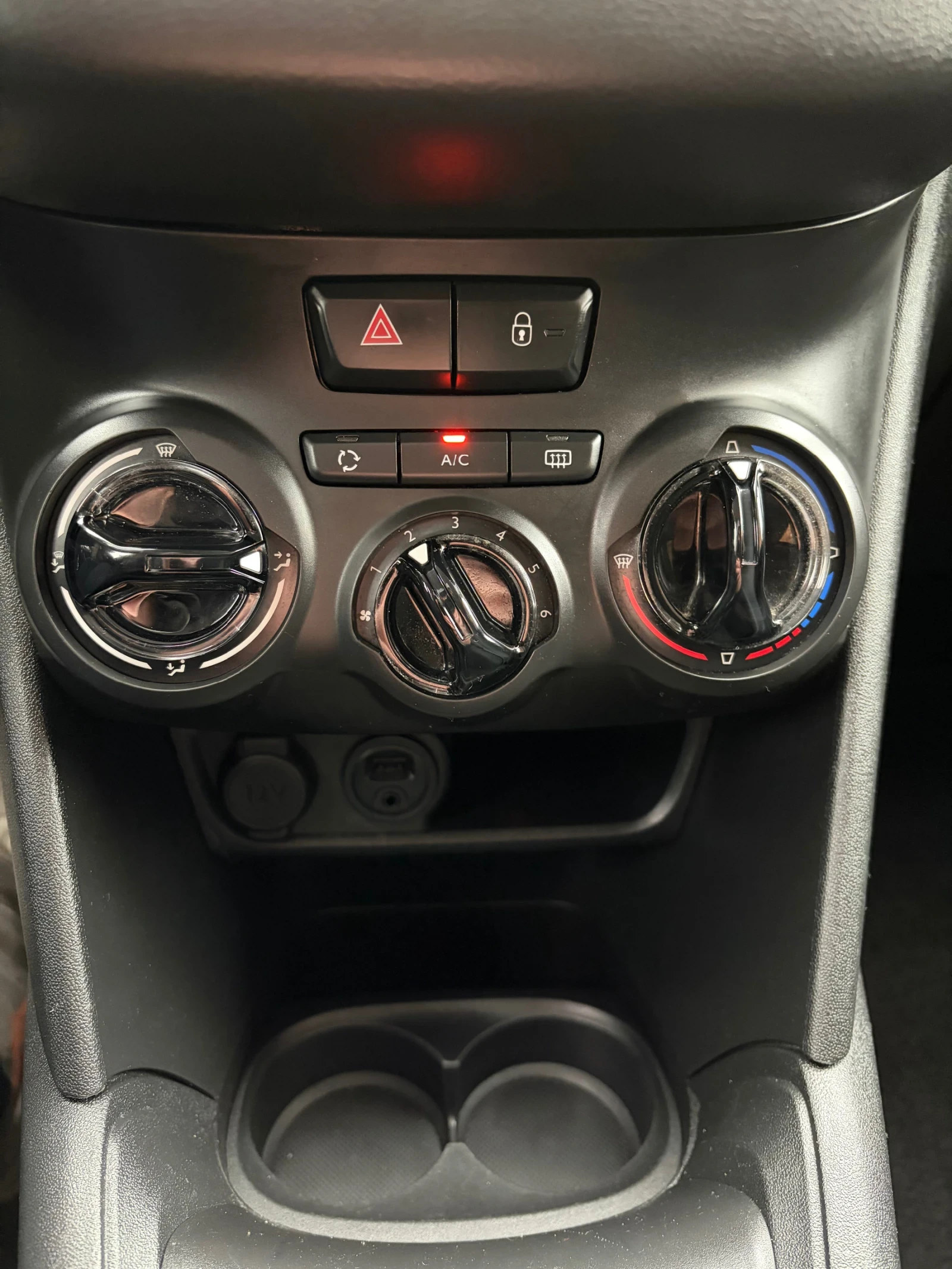 Peugeot 208 1.2  ! | Mobile.bg   11