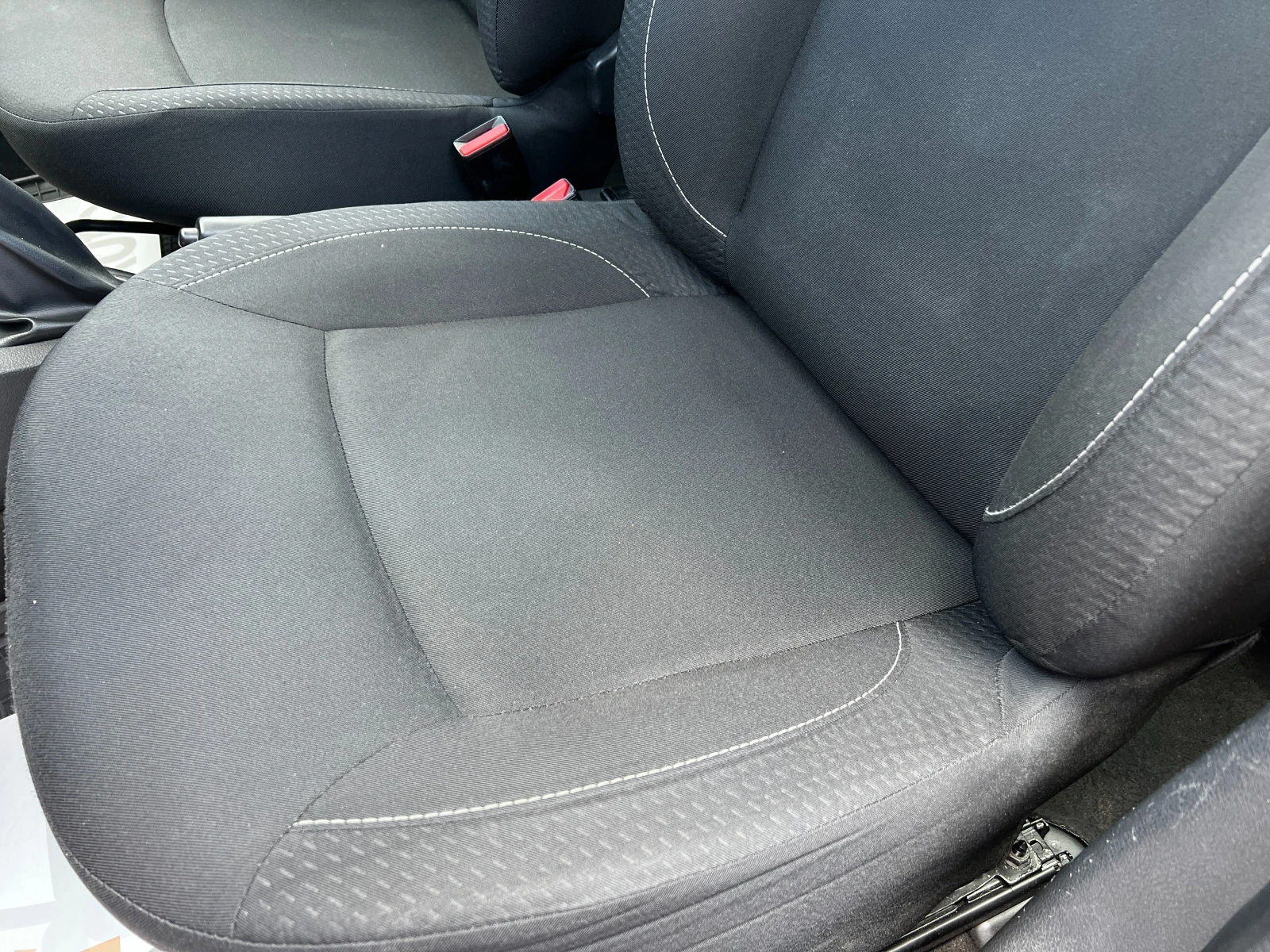 Dacia Sandero 1.0i A/C 81000km./EURO-6, снимка 8 - Автомобили и джипове - 53192047