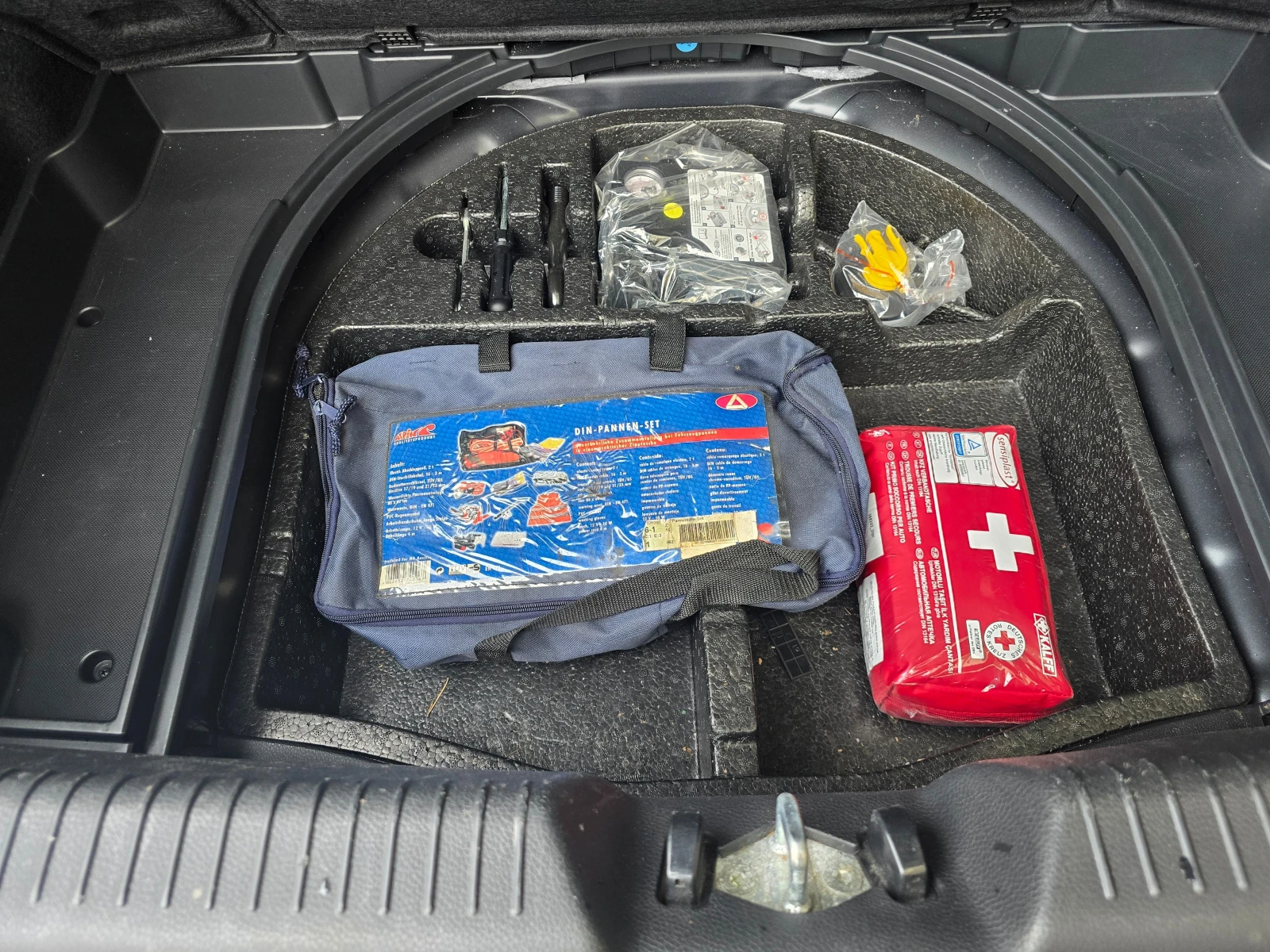 Hyundai I30 1.6i, снимка 10 - Автомобили и джипове - 53740977