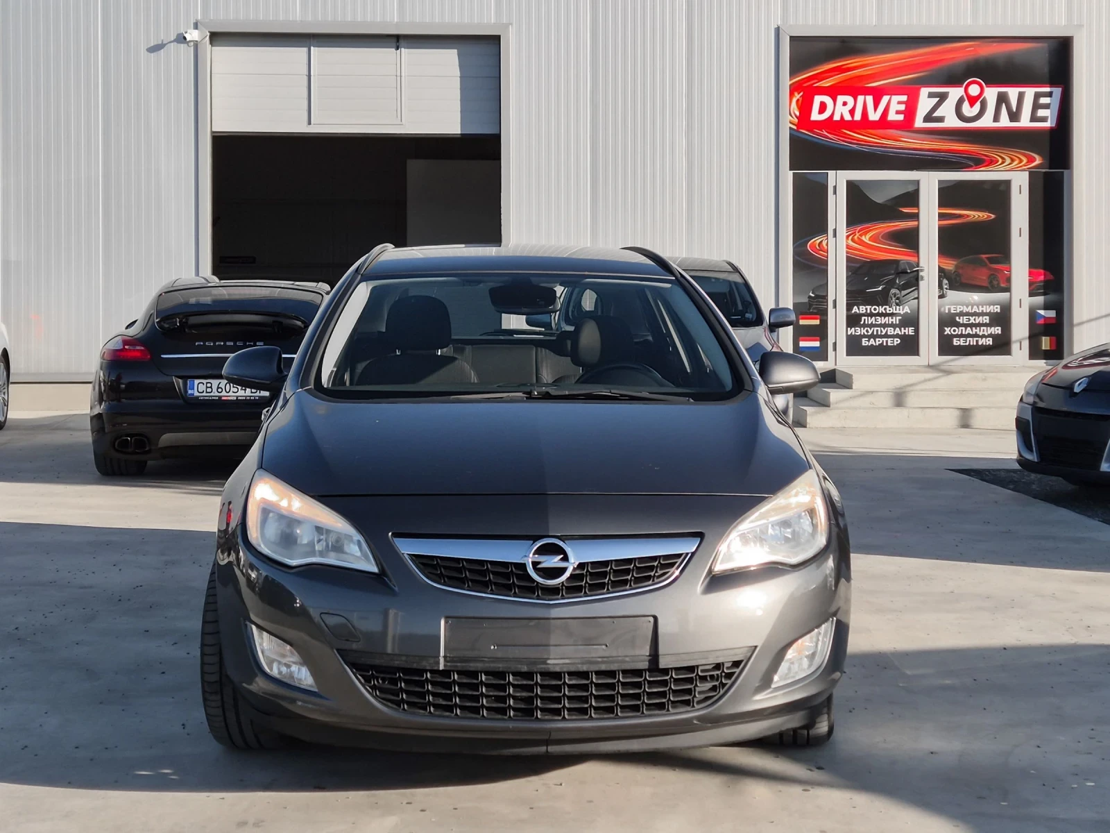 Opel Astra J Комби 1.7 CDTI, снимка 2 - Автомобили и джипове - 53772066