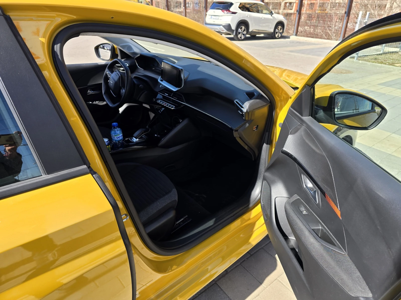 Peugeot 208 Active, снимка 6 - Автомобили и джипове - 53838750