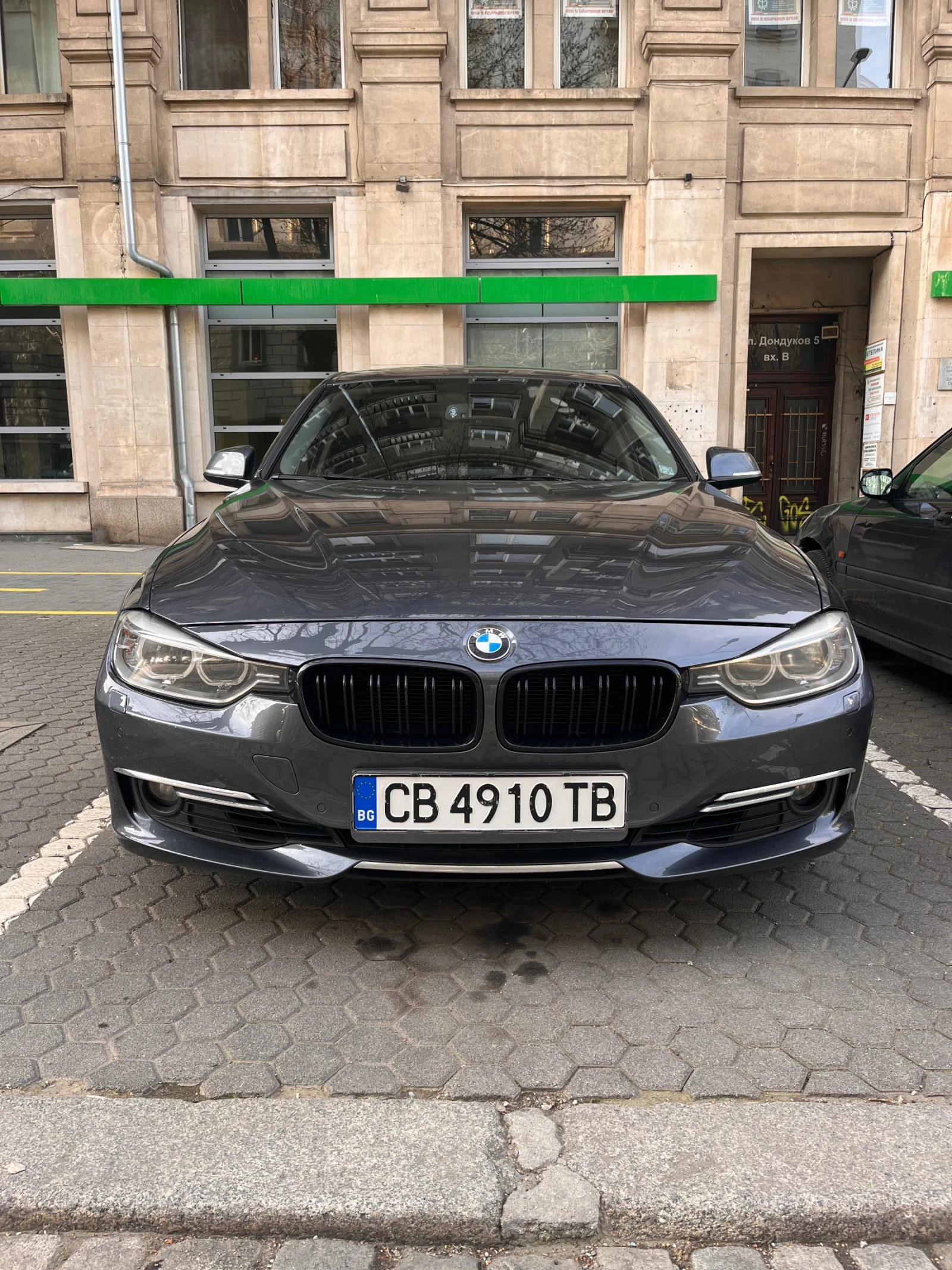 BMW 320 Luxury Line, снимка 3 - Автомобили и джипове - 54111786