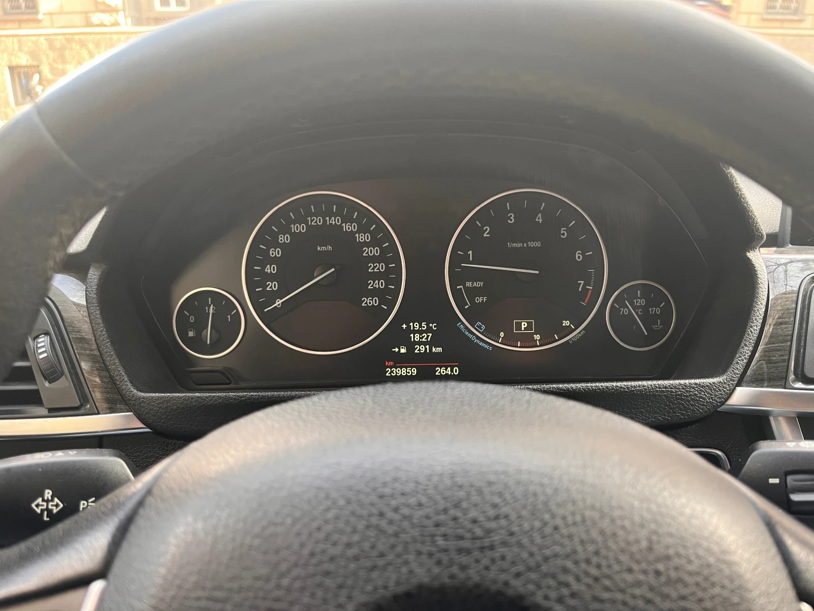 BMW 320 Luxury Line, снимка 7 - Автомобили и джипове - 54111786